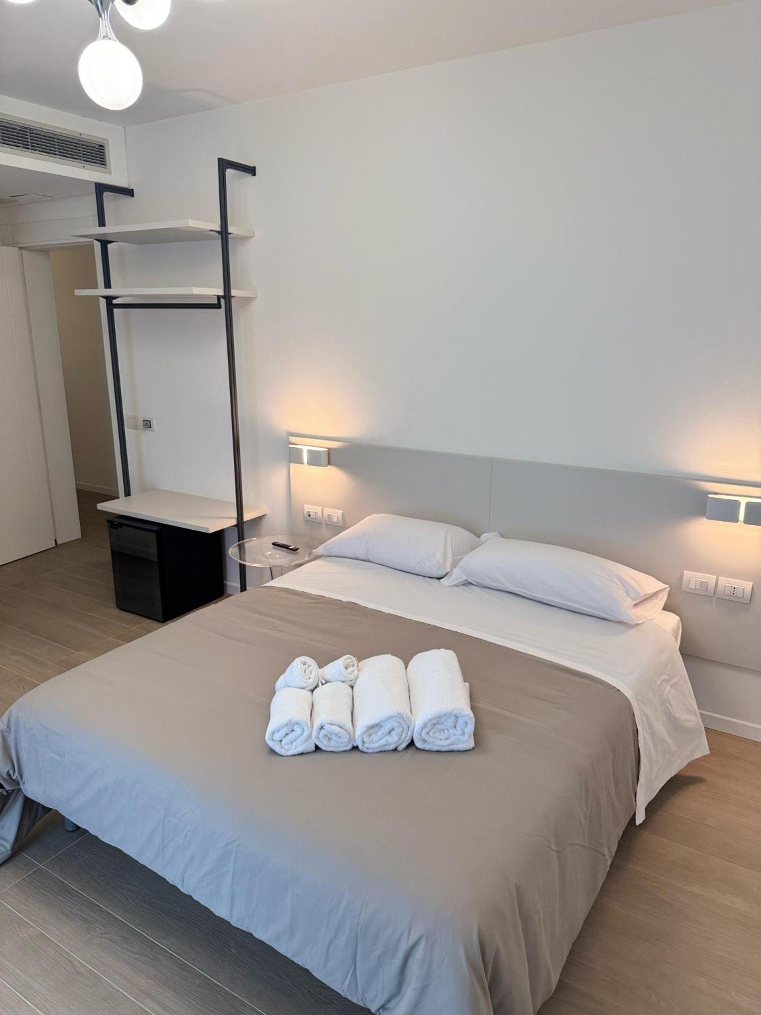Hotel Villa Mary Санта Мария ди Сала Екстериор снимка