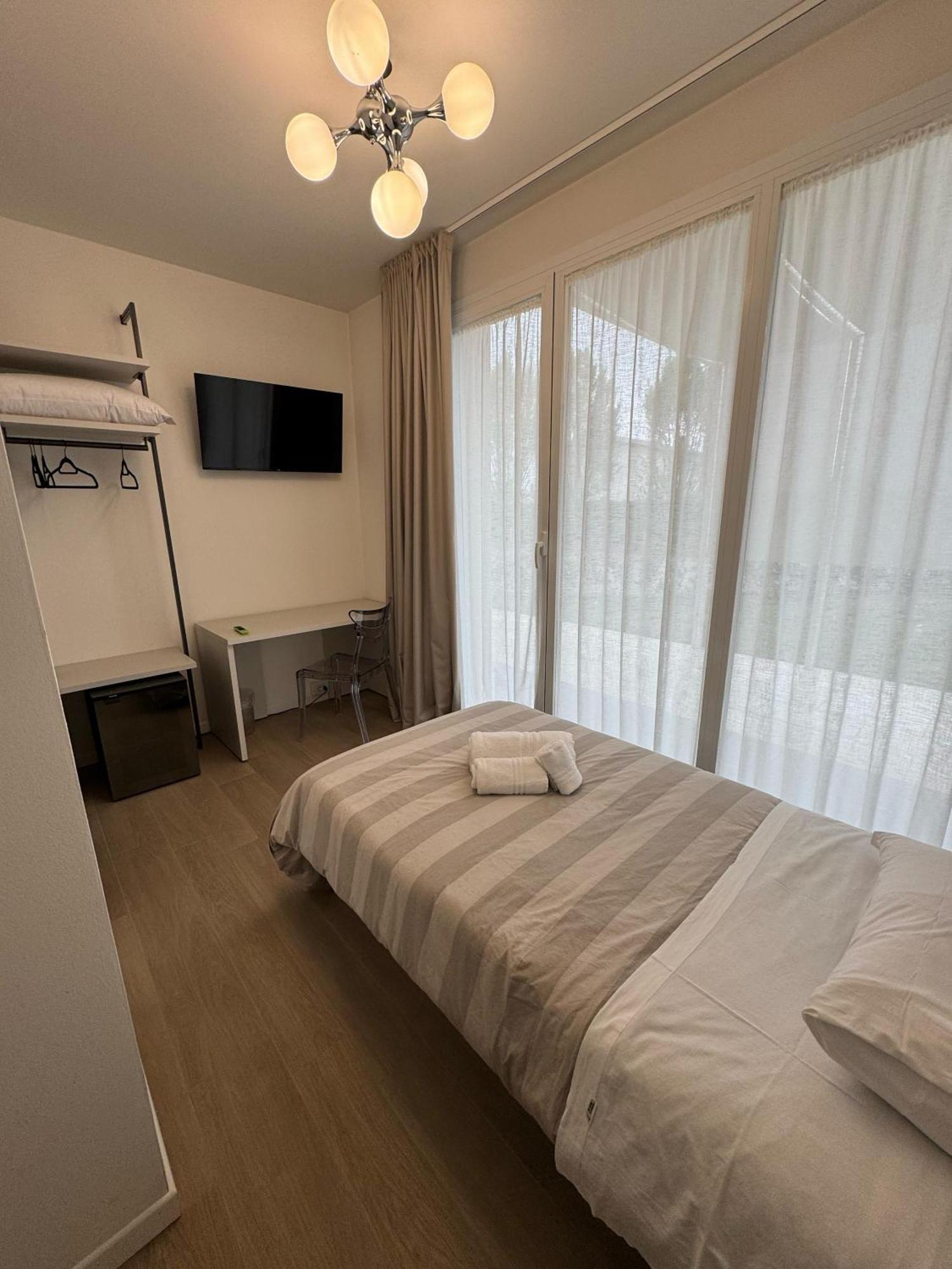 Hotel Villa Mary Санта Мария ди Сала Екстериор снимка